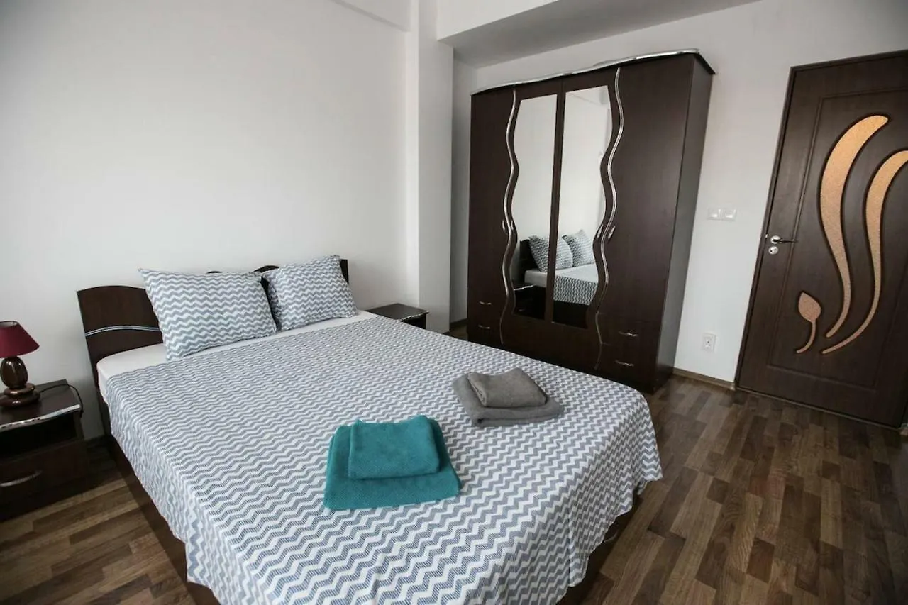 Contatos de Bright Studio Near The Old Town